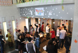 �A�~���[�Y�����g���f�B�A�����w�@35